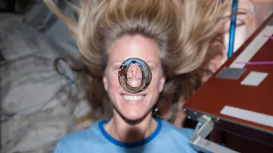L'astronaute américaine Karen Nyberg à bord de l'ISS en 2013 L'astronaute américaine Karen Nyberg à bord de l'ISS en 2013